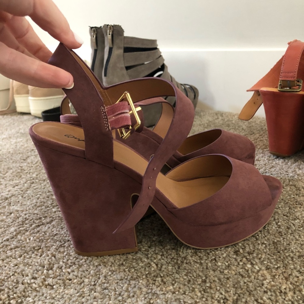Qupid magenta suede block heels